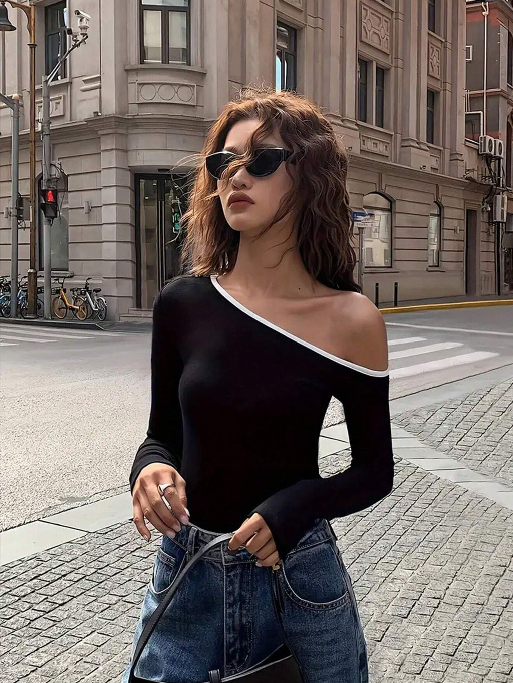 أسود