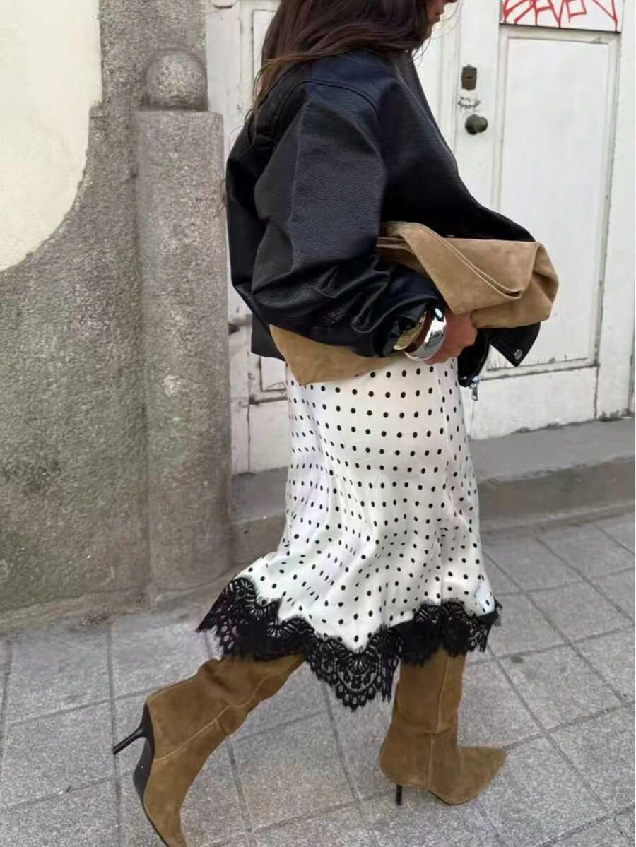 أبيض