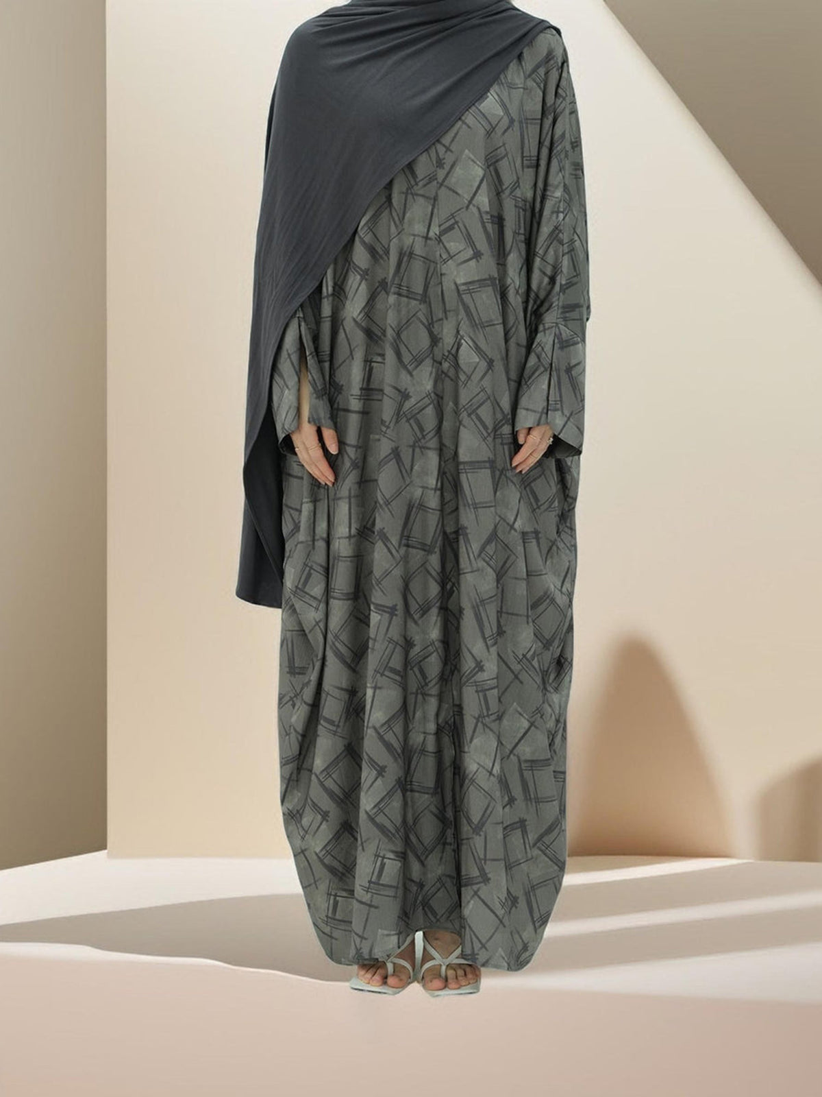 رمادي داكن