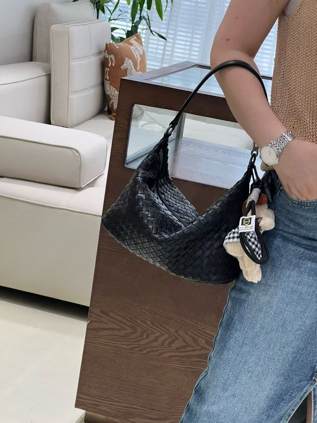 أسود