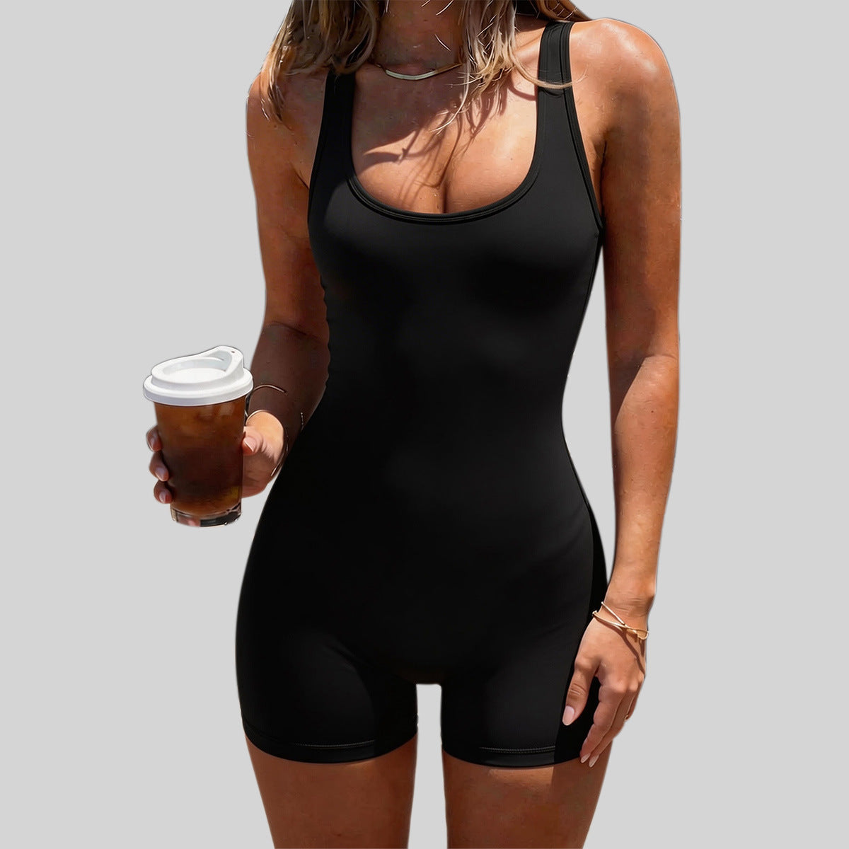 أسود
