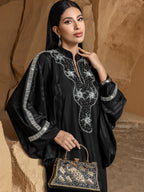 أسود