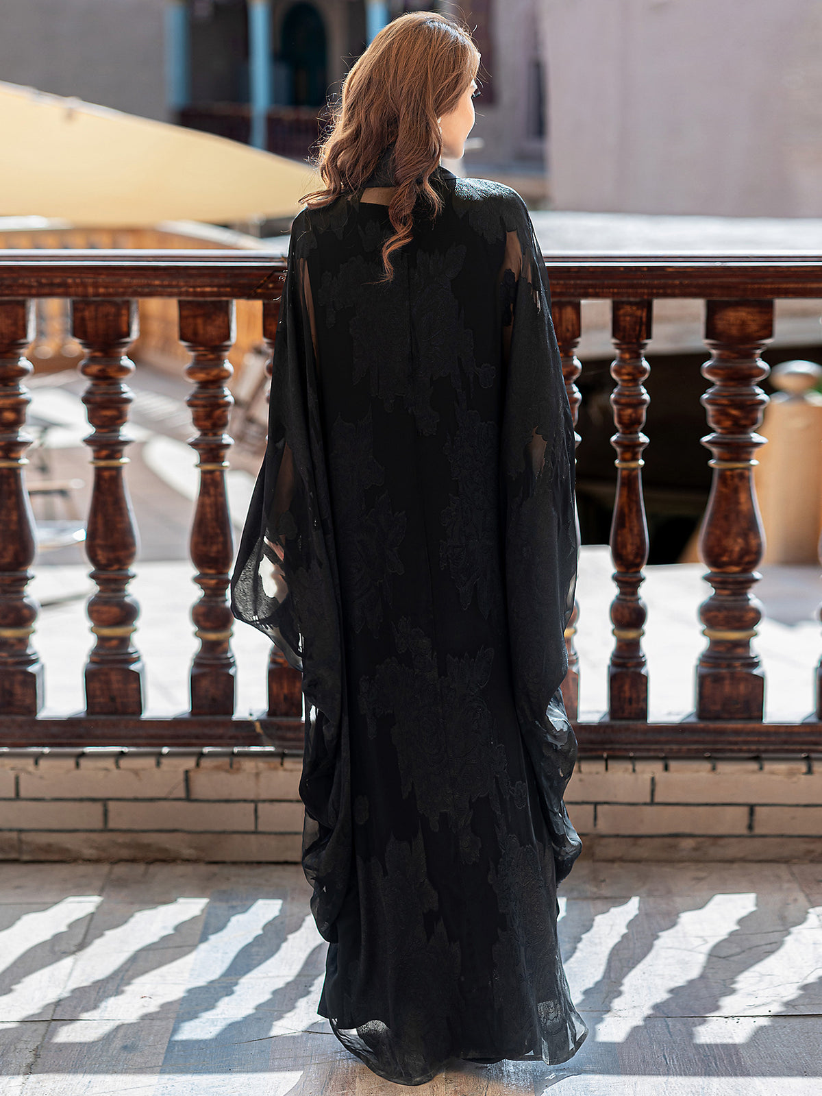 أسود