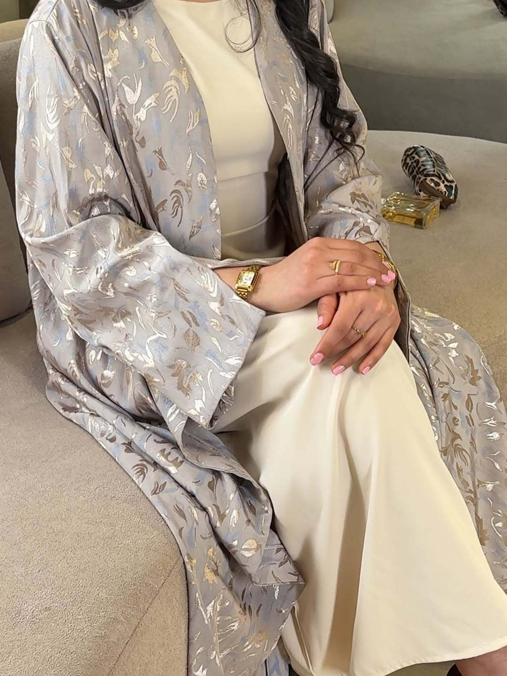 كارديجان نسائي فاخر بطبعة زهرية ناعمة