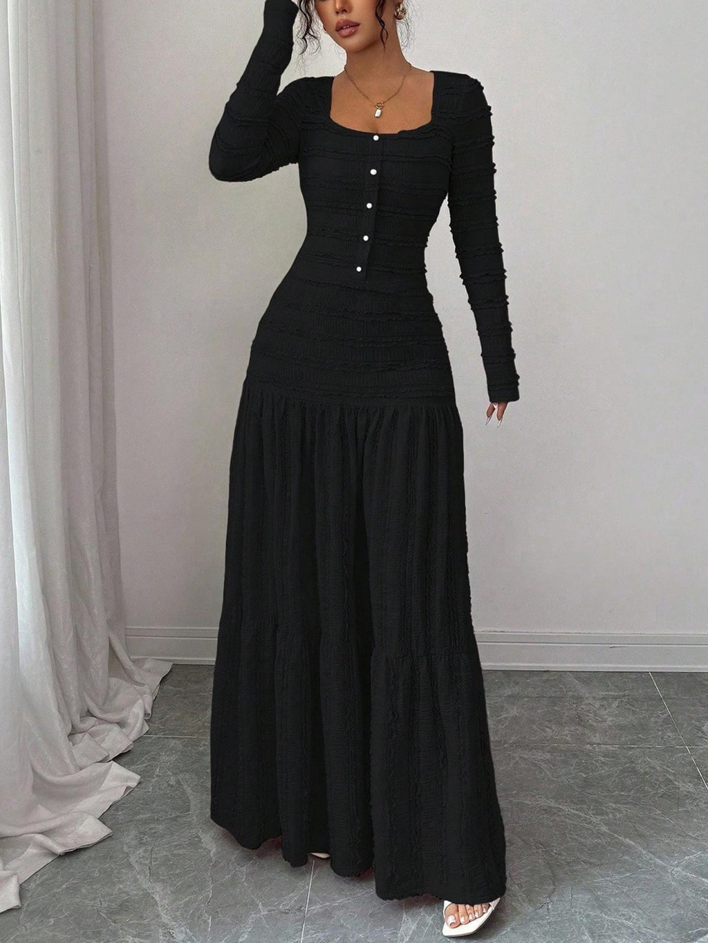 أسود