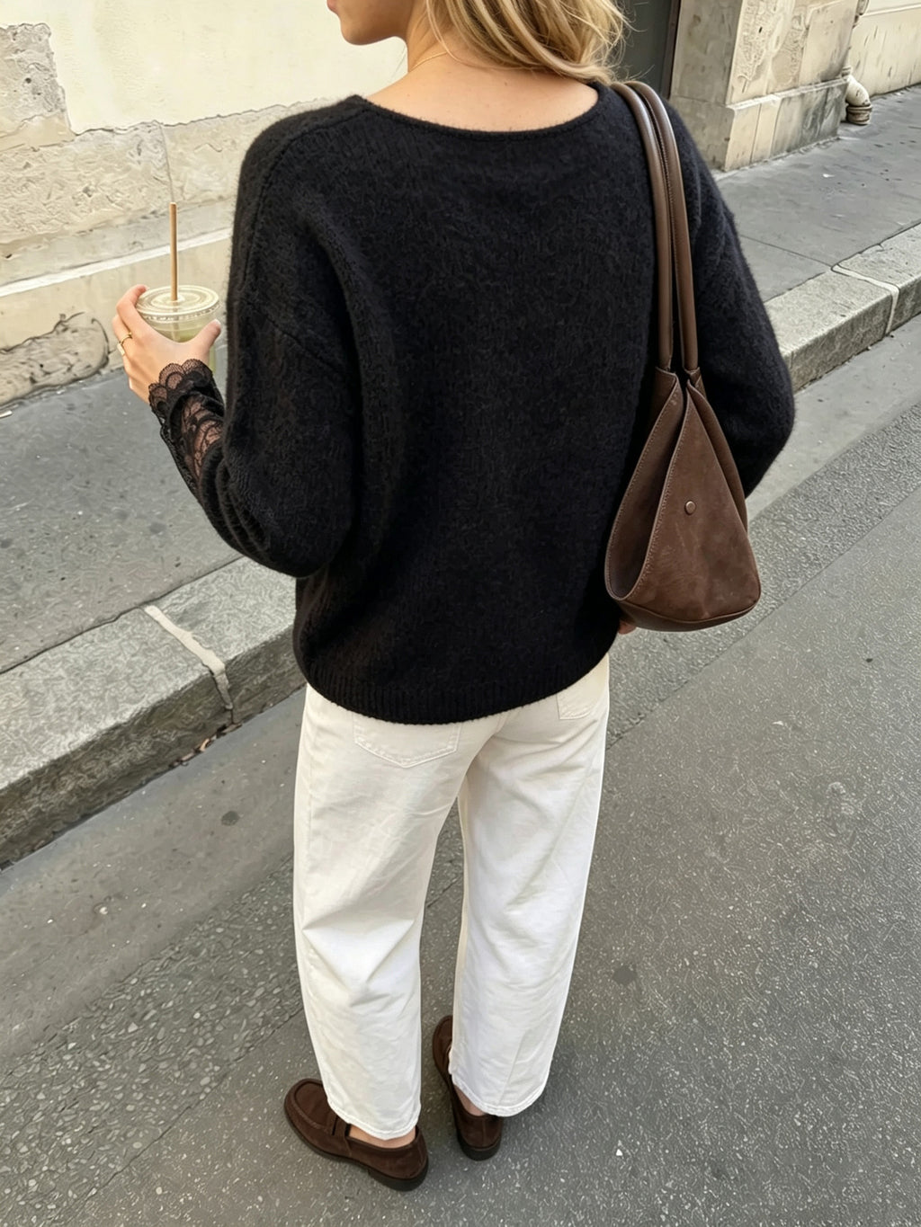 أسود