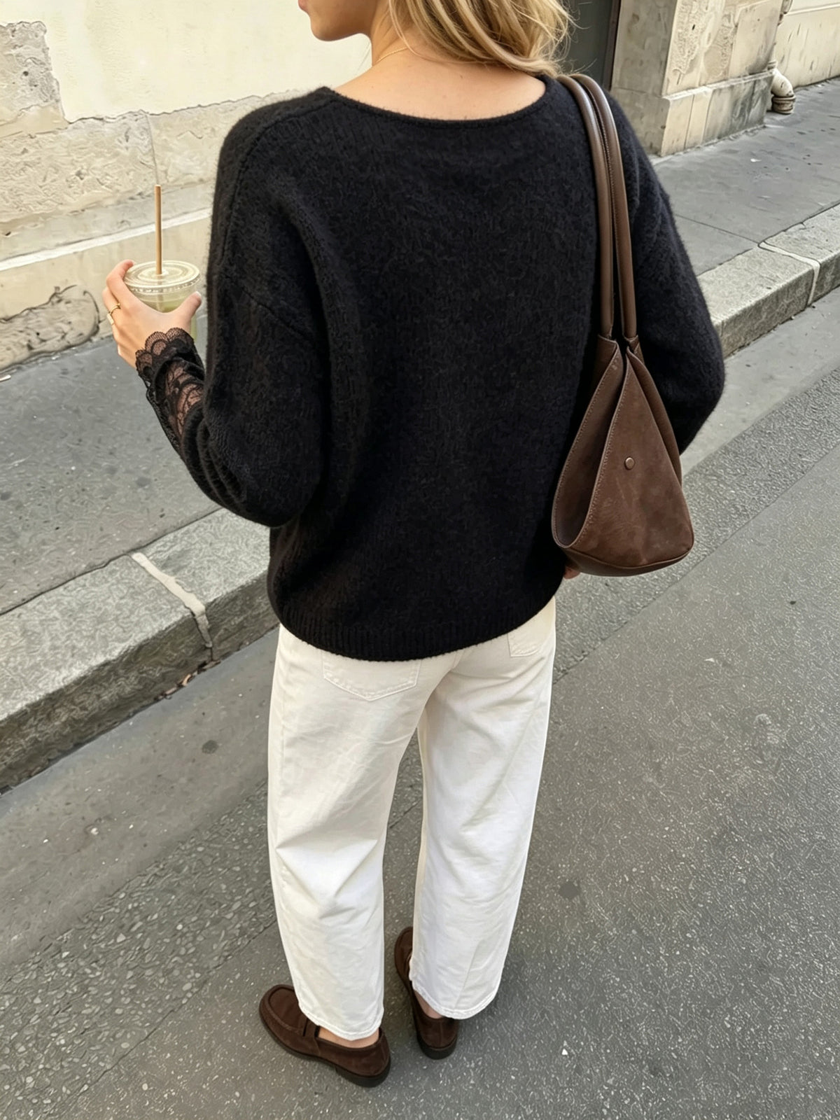 أسود