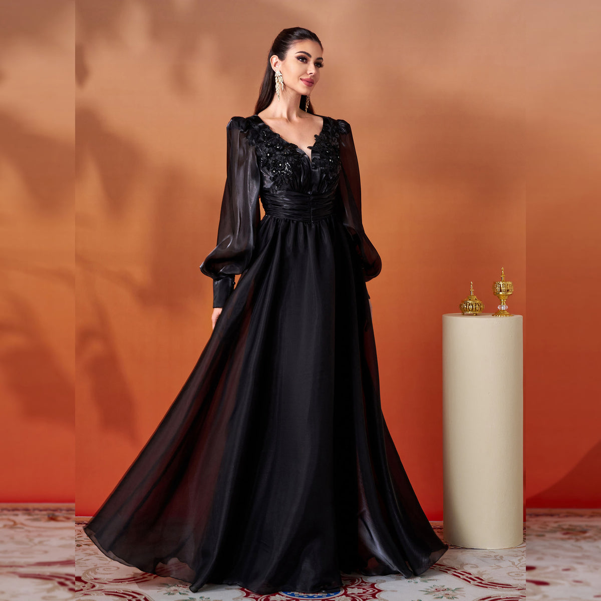 أسود