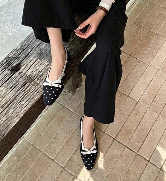 حذاء باليرينا نسائي ساتان بفيونكة ومقدمة مدببة
