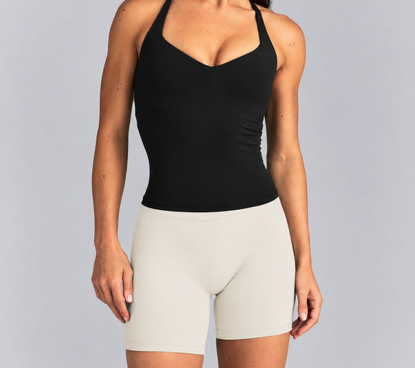 توب رياضي نسائي بحمالات كتف قابلة للتعديل