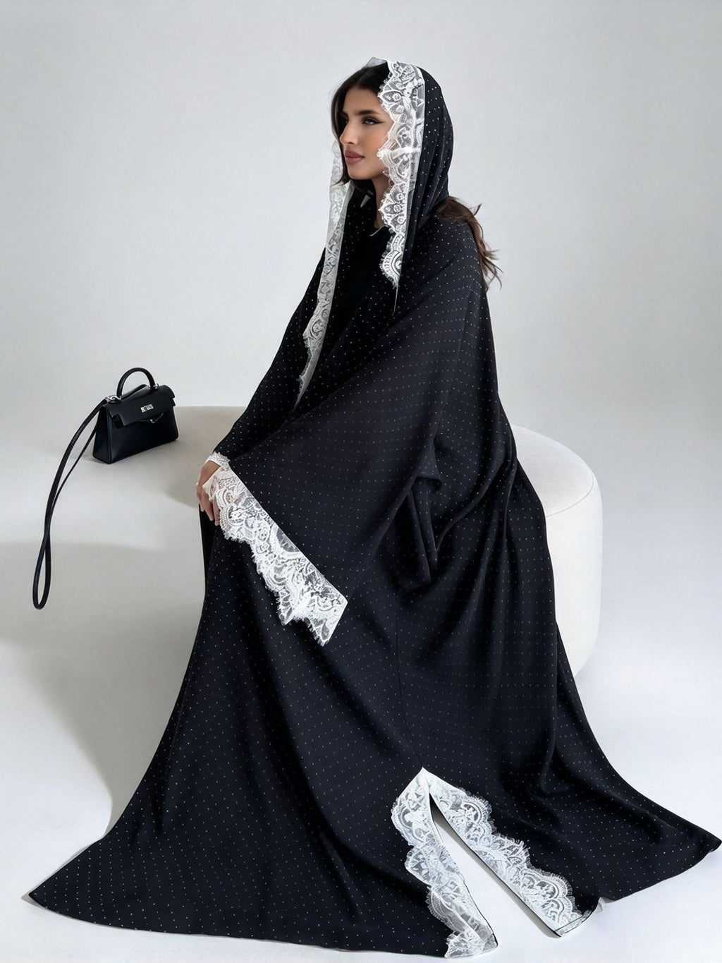 أسود