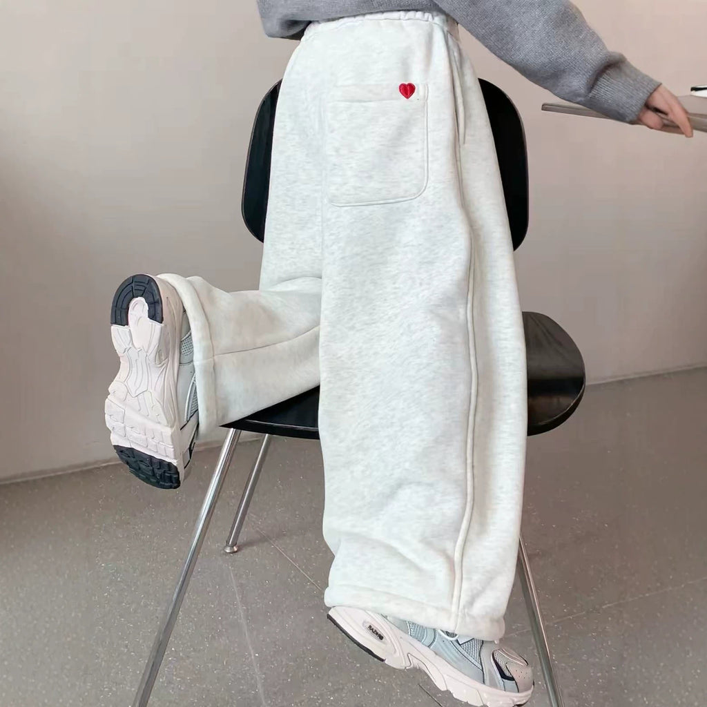 أبيض