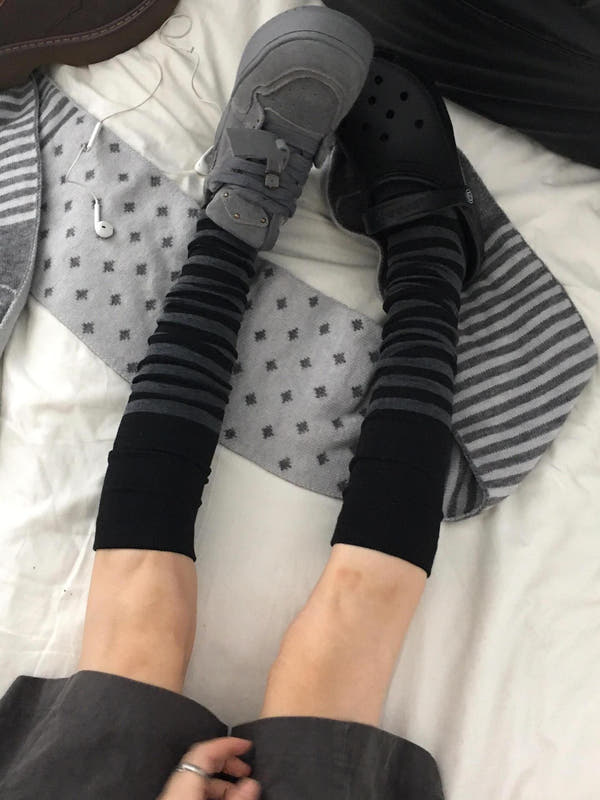 جوارب نسائية قطنية طويلة فوق الركبة بتصميم مخطط
