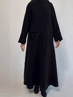 أسود