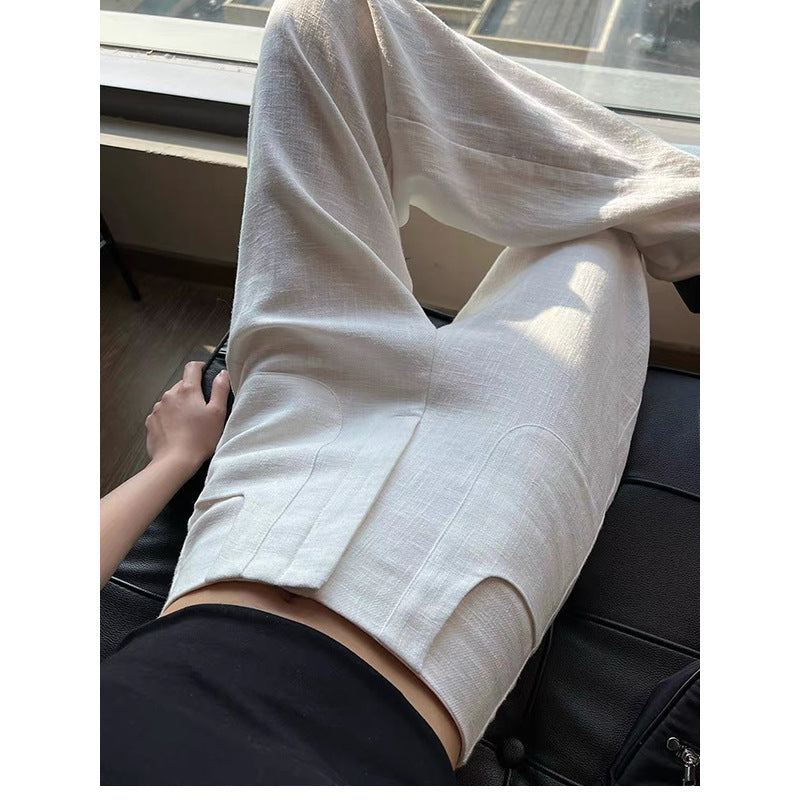 أبيض