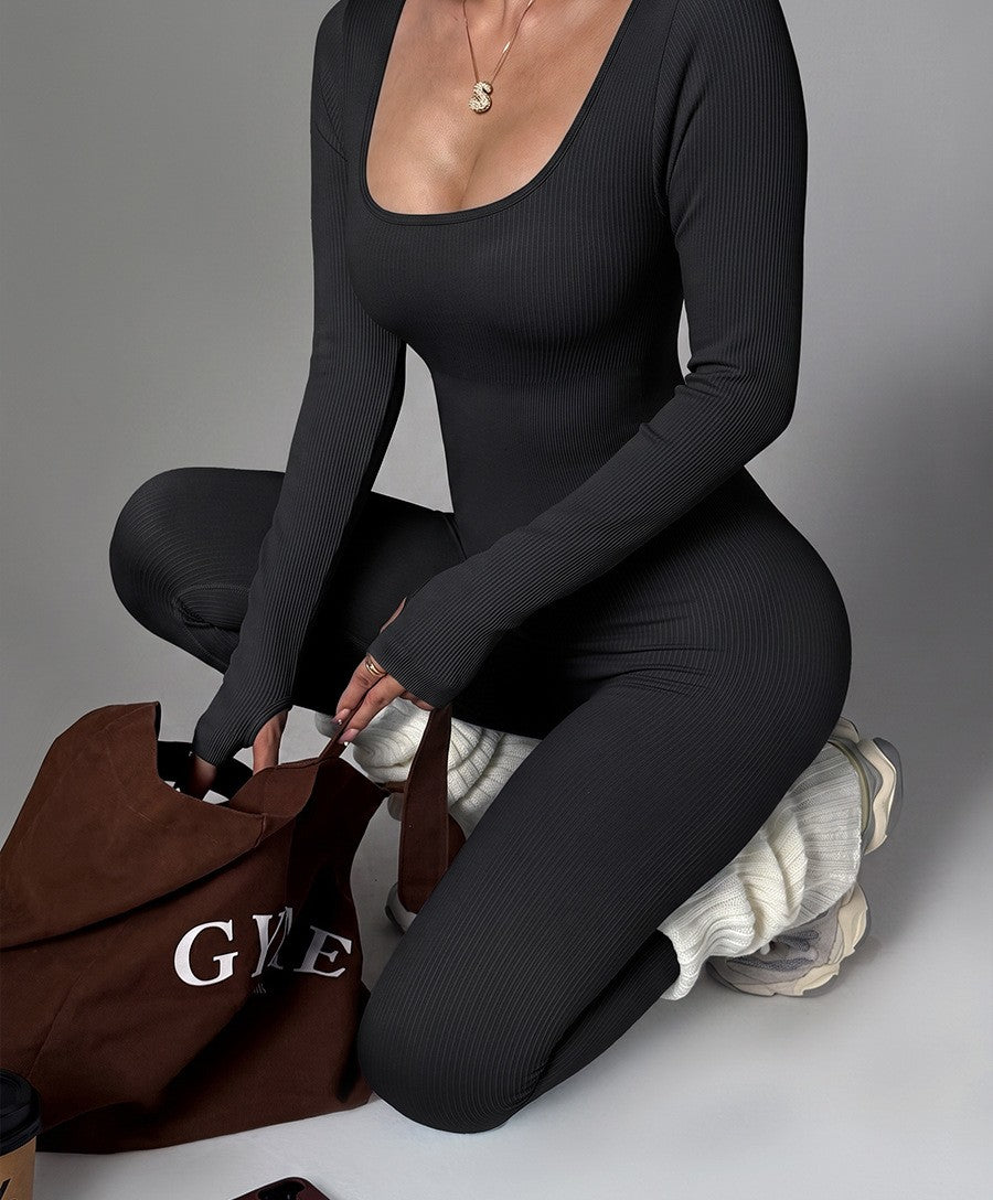 أسود