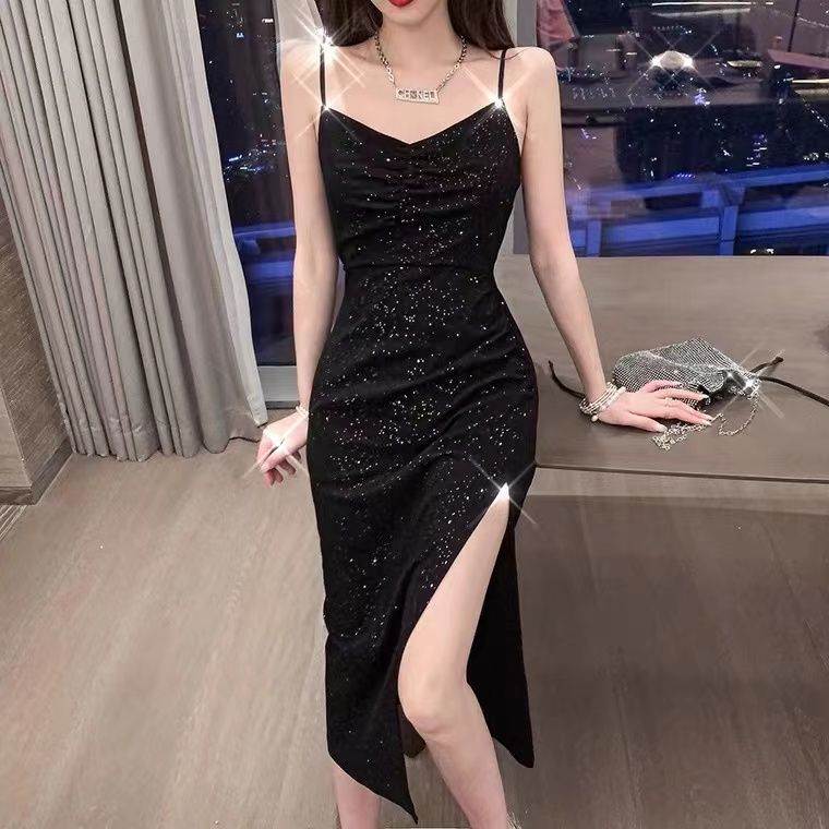 أسود