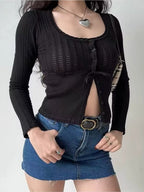 أسود
