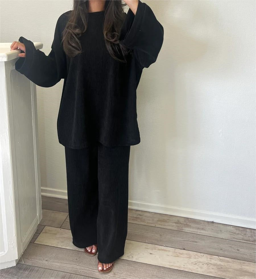 أسود
