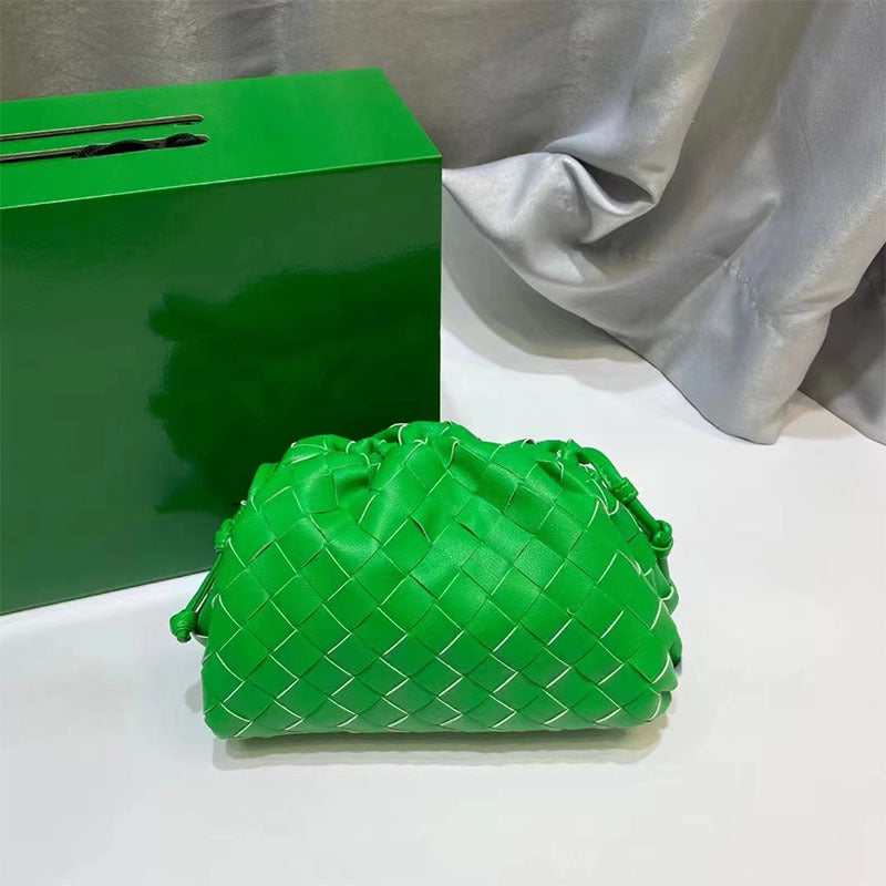 أخضر ببغائي