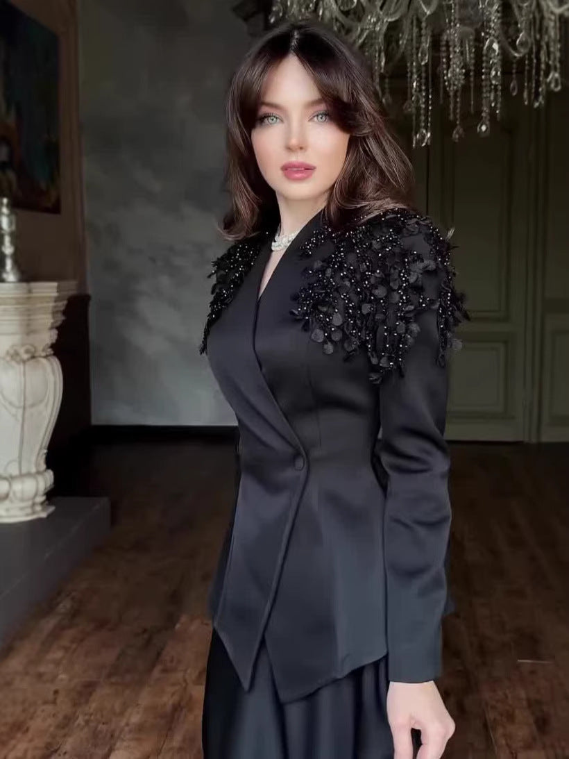 أسود