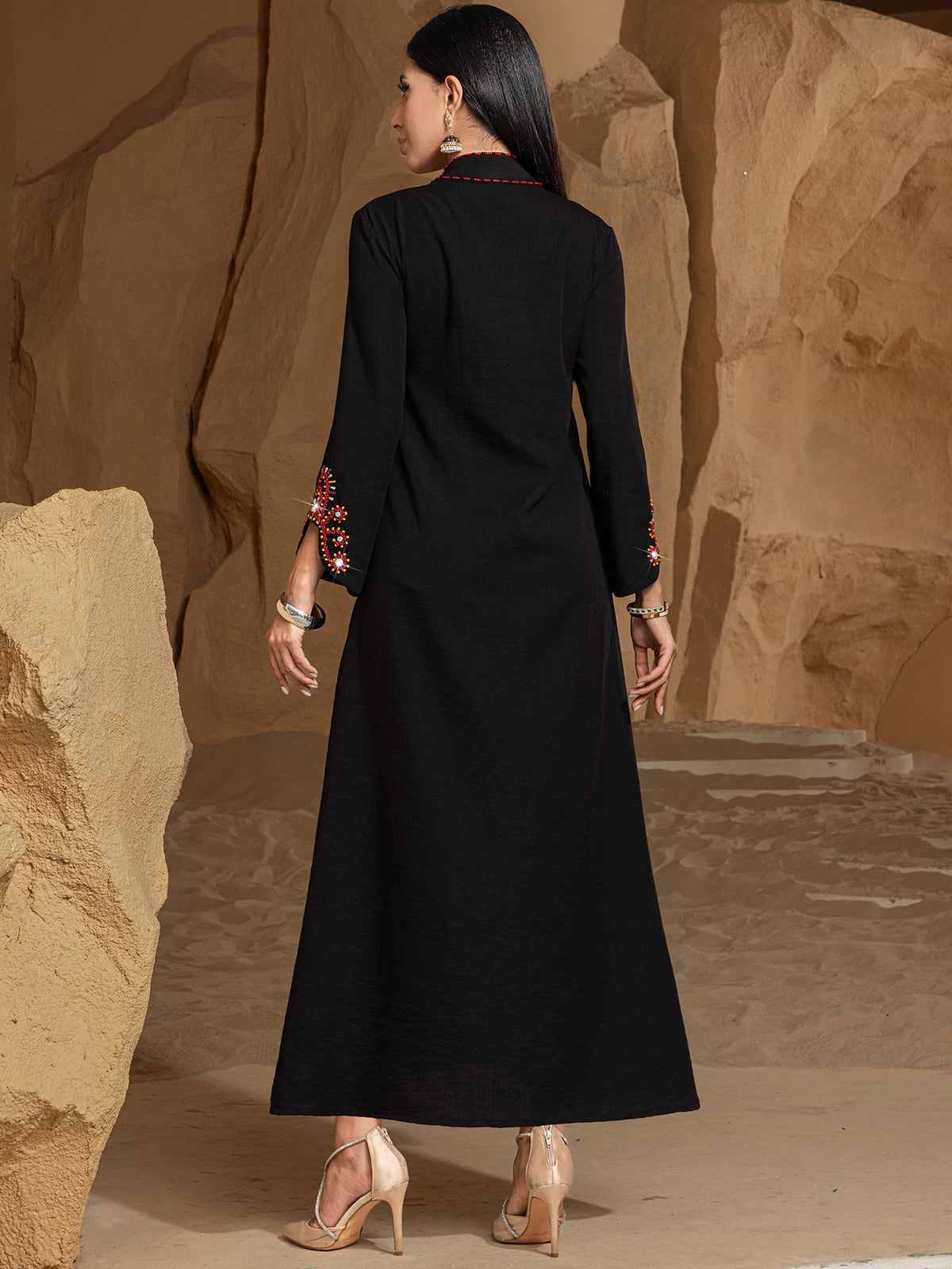 أسود