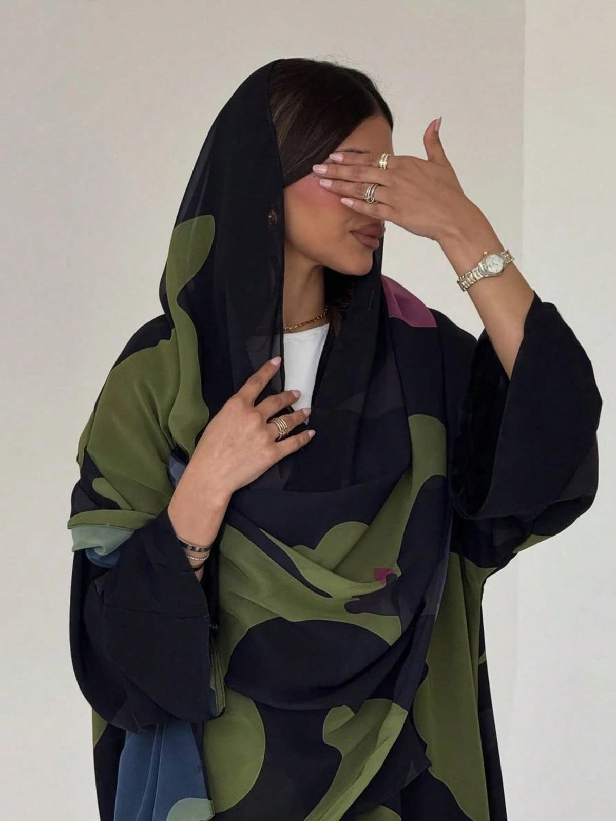 أسود