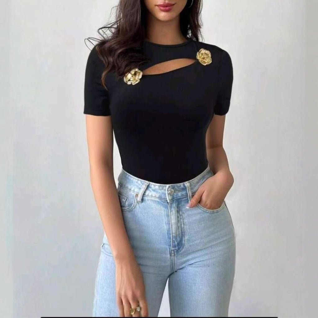 أسود