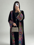 أسود