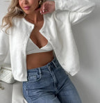أبيض