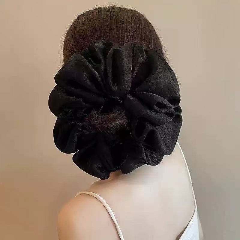 أسود