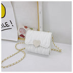 أبيض