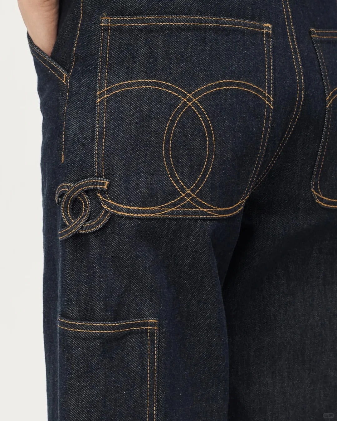 أزرق
