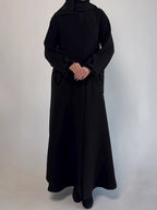 أسود