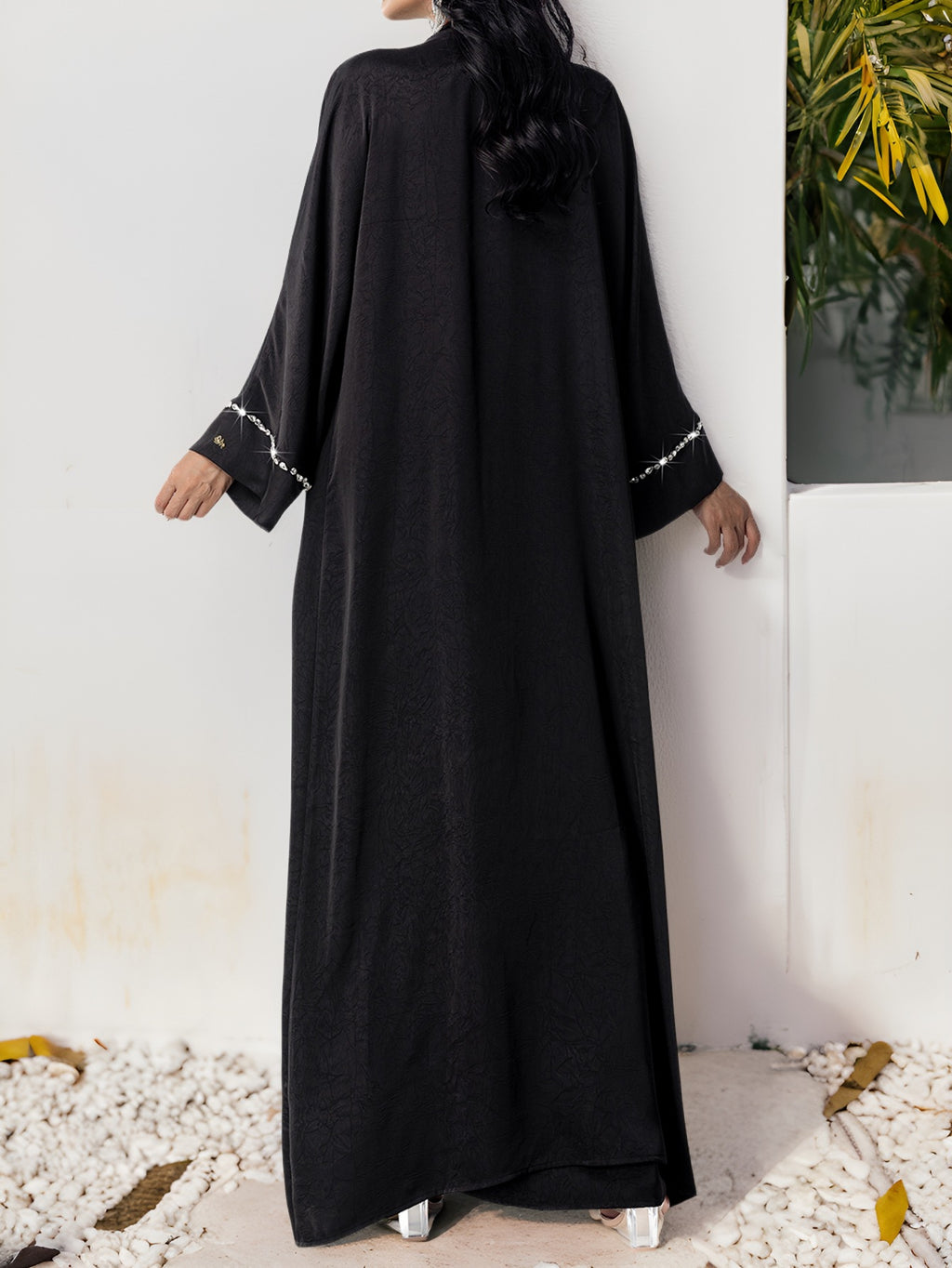 أسود