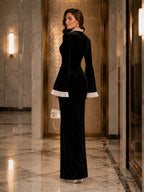 أسود