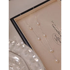 أبيض