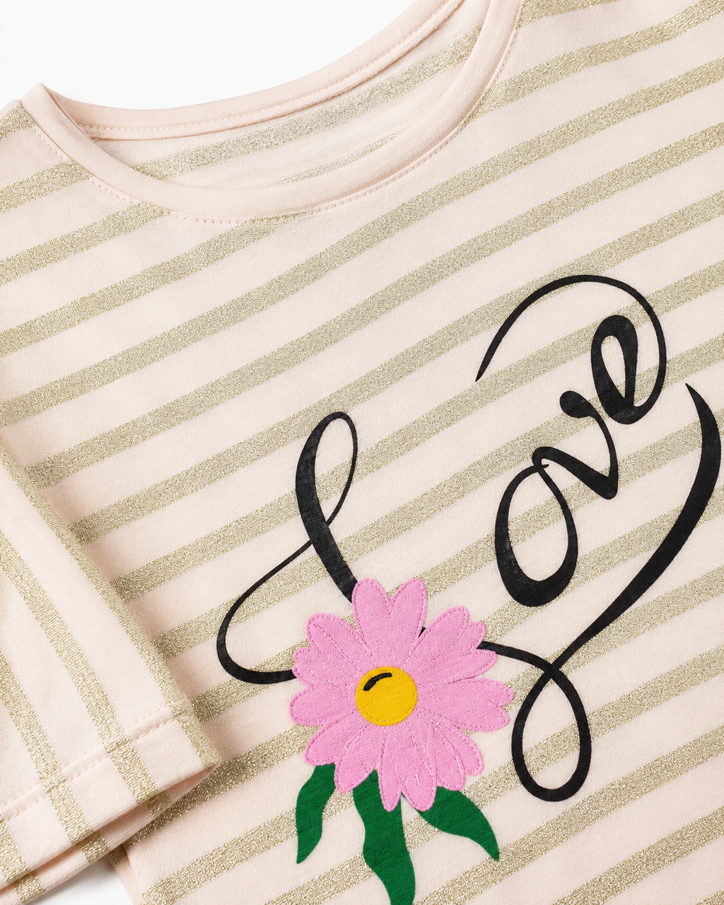 تيشيرت بناتي بأكمام قصيرة بخطوط ذهبية وطبعة Love مقاس 8Y – صورة 2