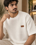 أبيض