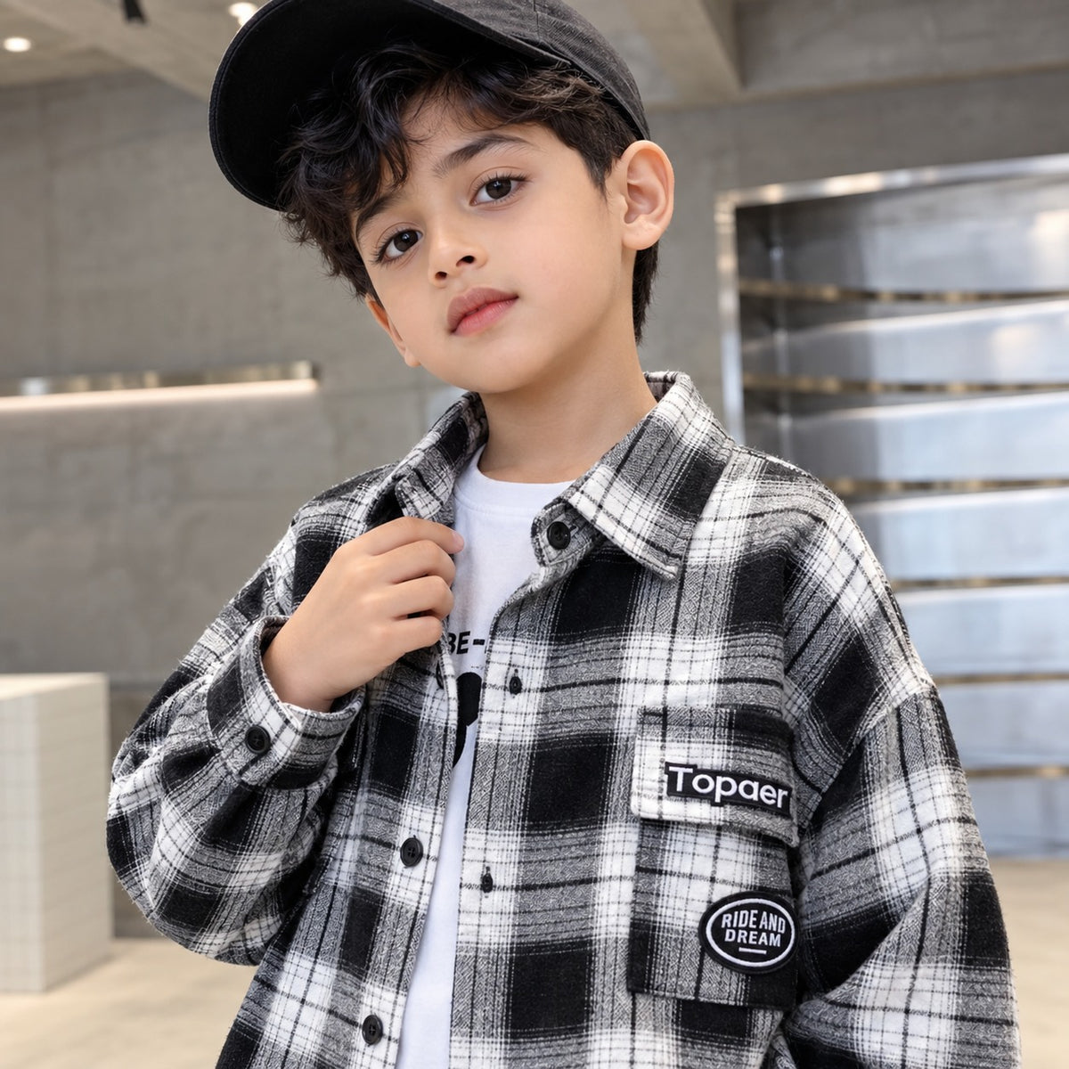 أسود