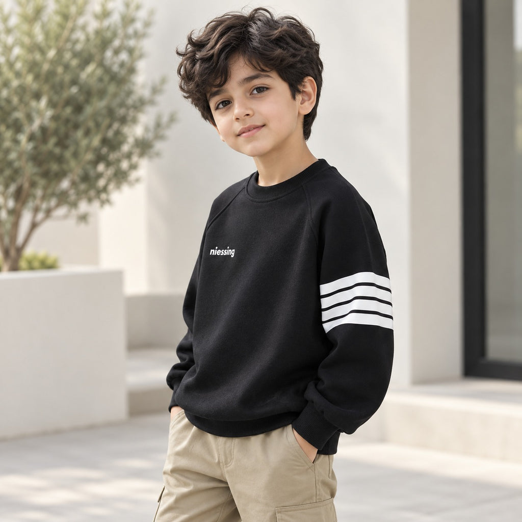 أسود