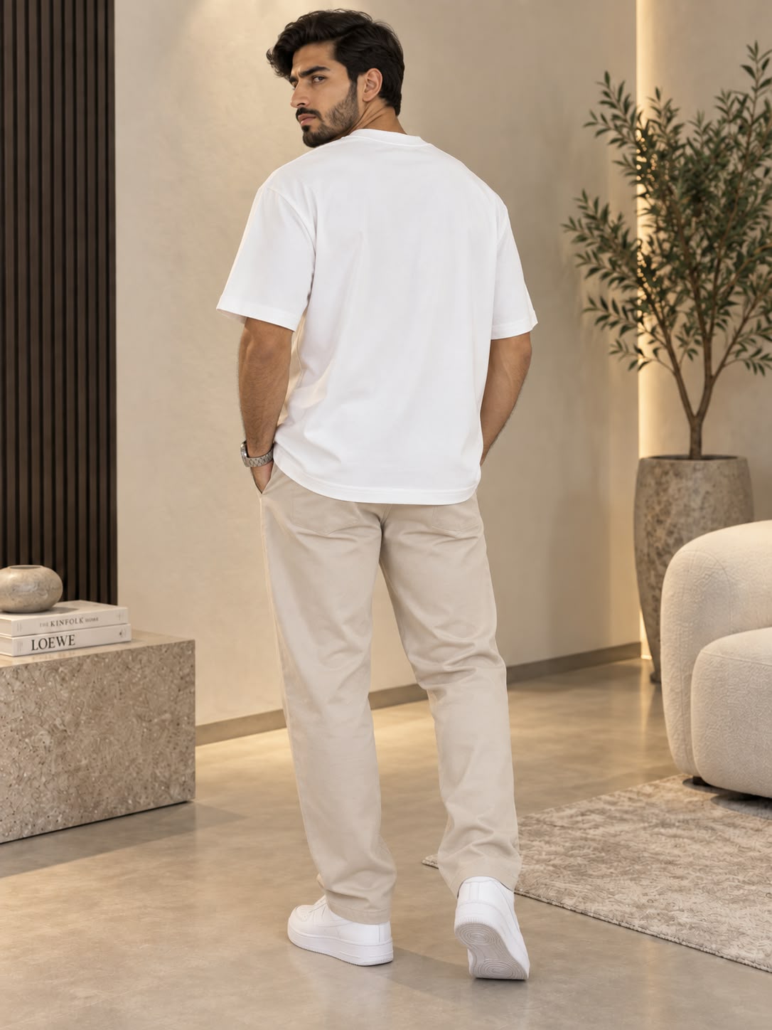 أبيض