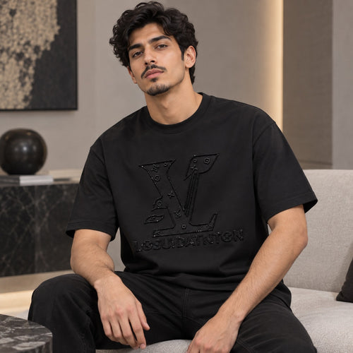 أسود
