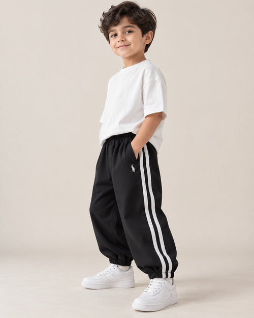أسود