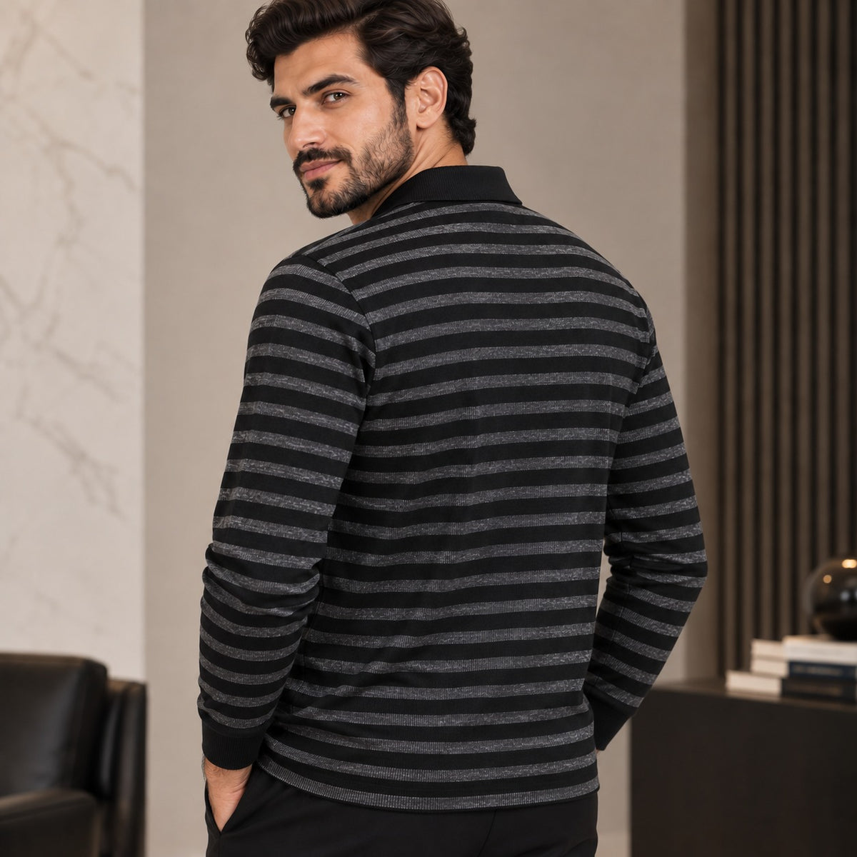 رمادي غامق