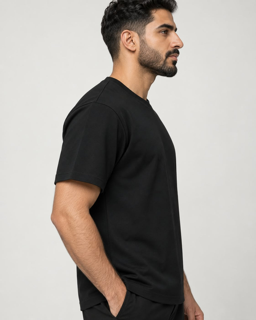 أسود