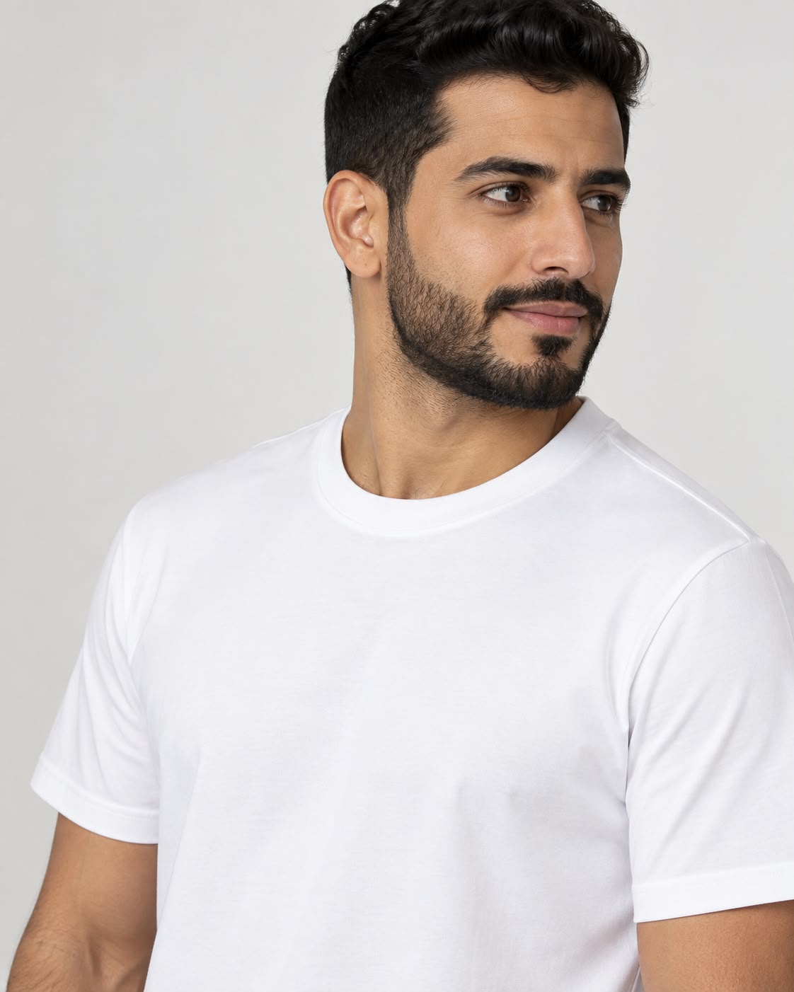 أبيض