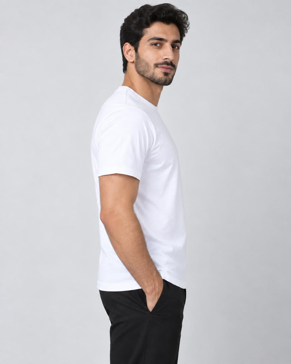 أبيض