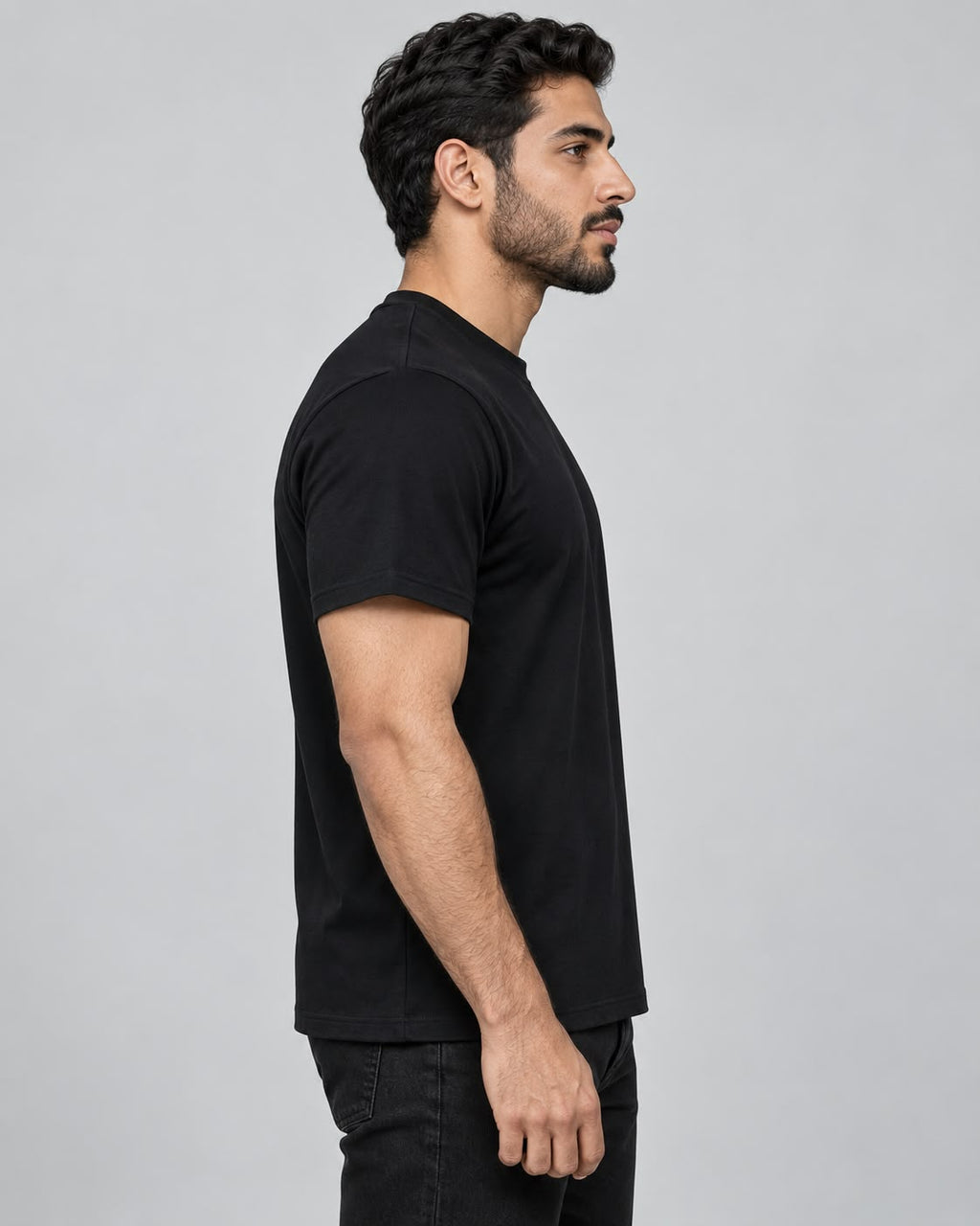 أسود