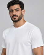 أبيض